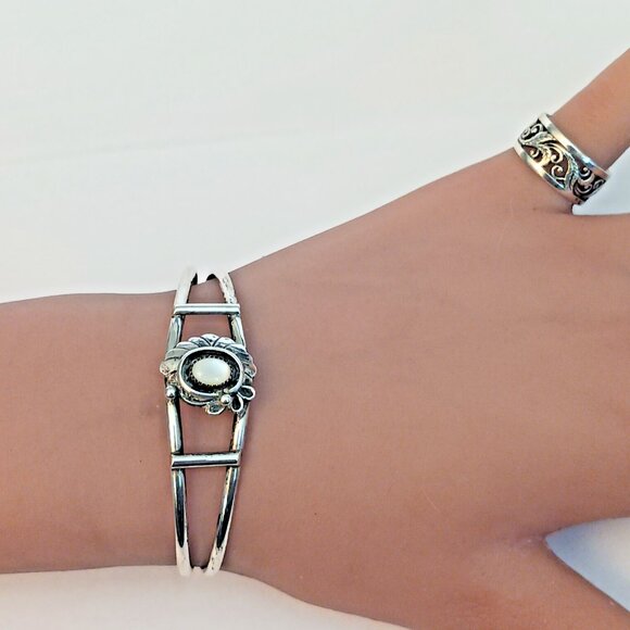 Native American Navajo CADMAN cuff MOP - Picture 6 of 6